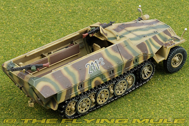 Dragon Models 60235 - Sd.Kfz.251 Schutzenpanzerwagen Display Model 