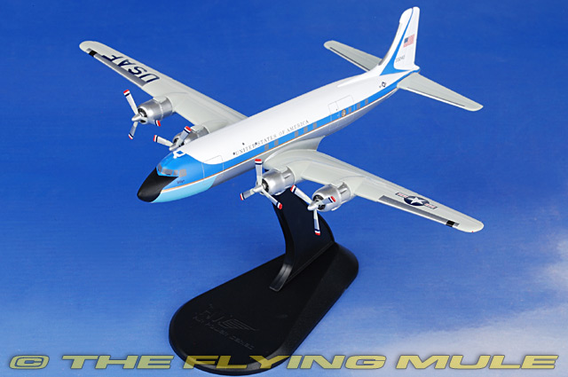 安い正本HM ホビーマスター HL5009 VC-118A（DC-6B）アメリカ空軍 大統領専用機 エアフォースワン 60年代 #53-3240 1/200 軍用機