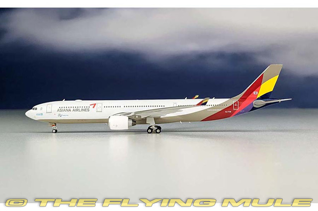 A330-300 1:400 Diecast Model - Phoenix Models PH-PH4AAR1895 - $42.95